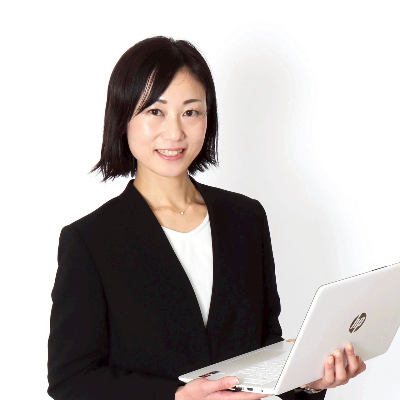 尾田綾プロフィール写真